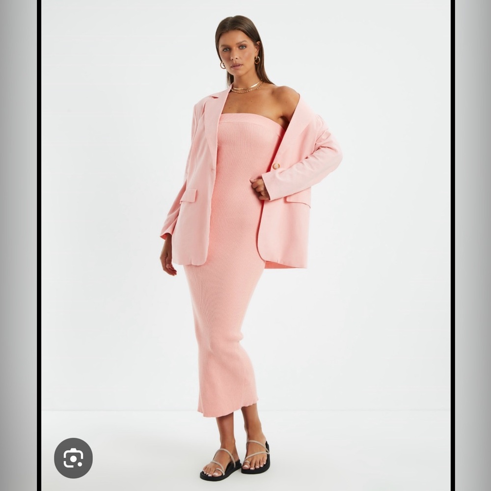 NWT ANTHROPOLOGIE CHARLIE HOLIDAY Freya Midi Dress in Pink Punch Size 4 - Picture 2 of 8